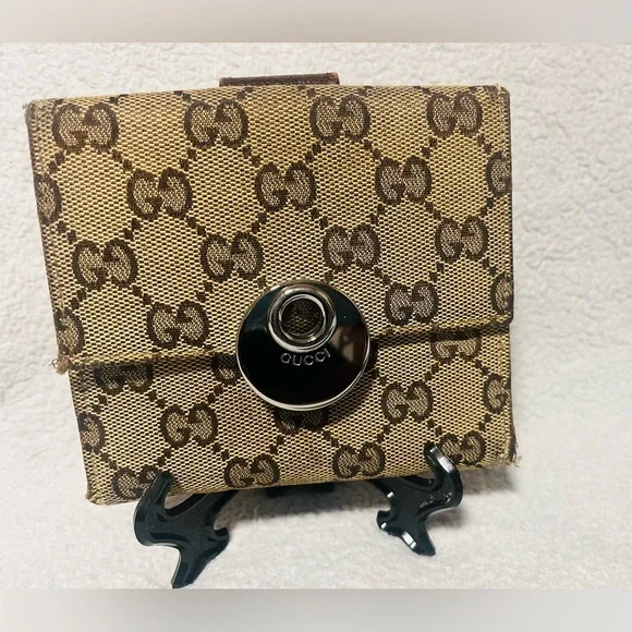 Gucci Eclipse Monogram Compact Wallet - Picture 5 of 13